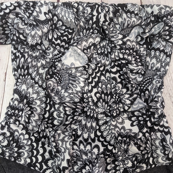 Rewind Strapless Romper Small - Picture 5 of 8